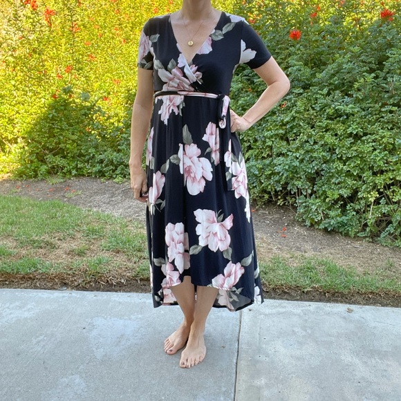 High-Lo Wrap Dress- Floral - Picture 2 of 6